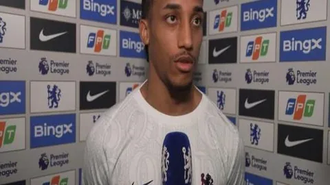 宁忠岩在世锦赛速度滑冰男子1500米项目中获得第四佳绩