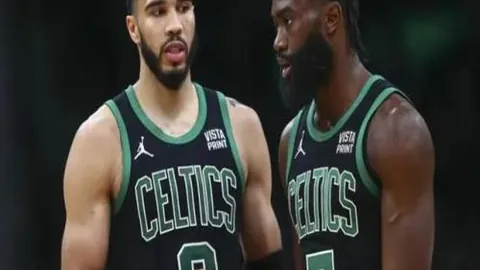 曼联神速破阵，10胜7捷报频传，轻松锁定三分盛宴！